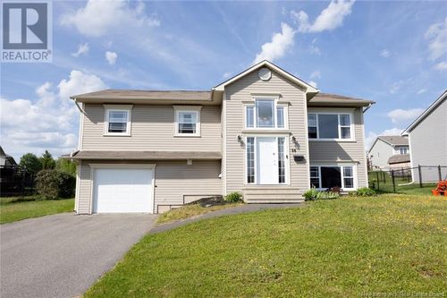 90 Watling Cres, Oromocto, NB, E2V4M8 | Card Image