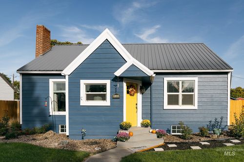 208 N 4th St, Nyssa, OR, 97913-3924 | Card Image