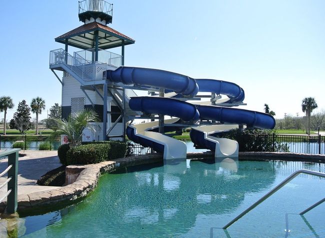 View of swimming pool | Image 37