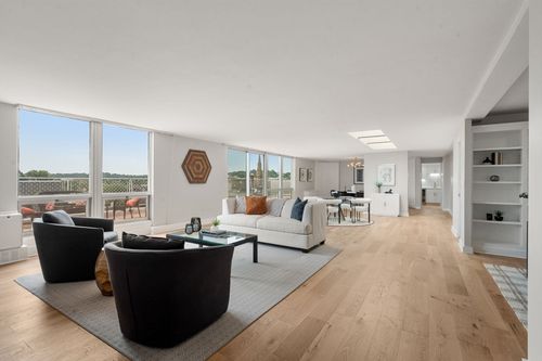 pha-45 Longwood Ave, Brookline, MA, 02446-5244 | Card Image