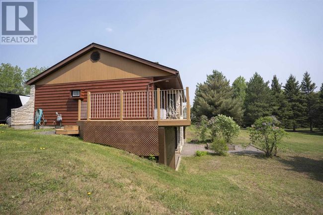 205 Demchuk Rd, Home with 3 bedrooms, 3 bathrooms and null parking in Thunder Bay ON | Image 32