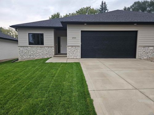 2505 Hinrich Ct, Sioux City, IA, 51103 | Card Image