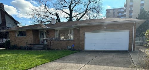 11317 Lake Avenue, Cleveland, OH, 44102 | Card Image