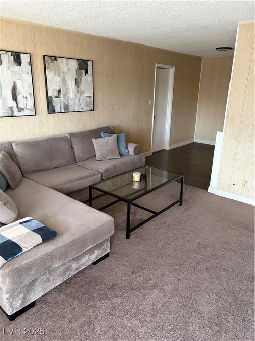 304 Rossmoyne Ave, North Las Vegas, NV, 89030-3812 | Card Image