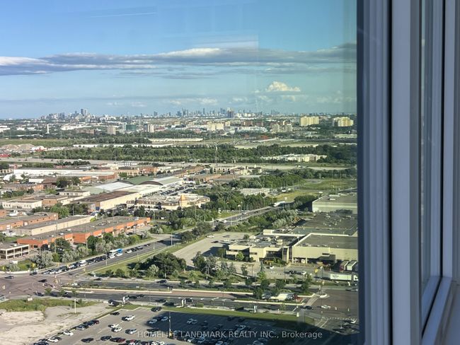 3702 - 5 Buttermill Ave, Condo with 3 bedrooms, 2 bathrooms and null parking in Vaughan ON | Image 22