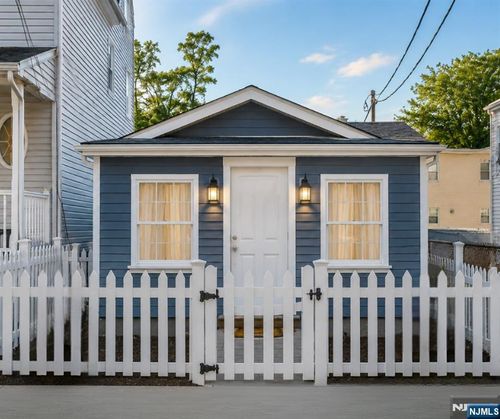 197 Edmund Ave, Paterson, NJ, 07502-2050 | Card Image