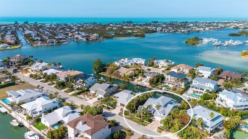 605 N Point Dr, HOLMES BEACH, FL, 34217-1235 | Card Image