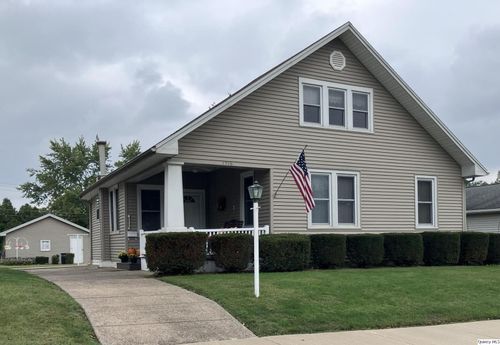 1516 Chestnut St, Quincy, IL, 62301-2166 | Card Image