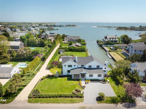 56 Middle Pond Rd, Southampton, NY, 11968-4322 | Card Image