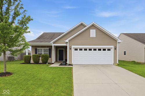887 Sommersweet Run, Greenwood, IN, 46143-5567 | Card Image