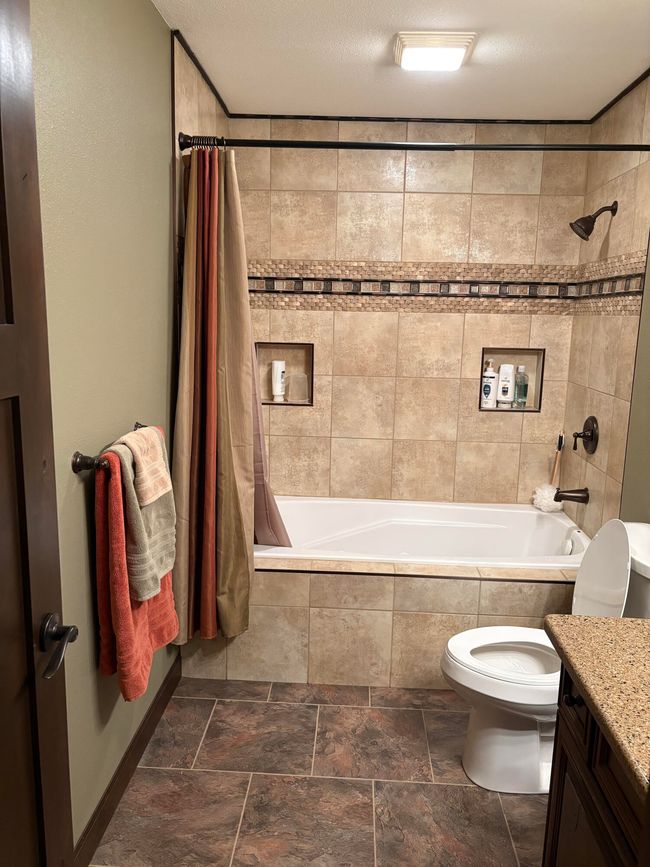 Bathroom Lower Level 2 | Image 29