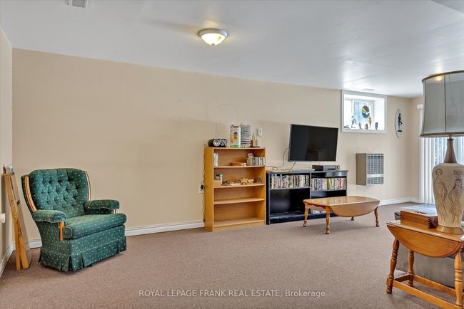 18 E Beehive Dr, House other with 3 bedrooms, 2 bathrooms and 10 parking in Bobcaygeon ON | Image 31