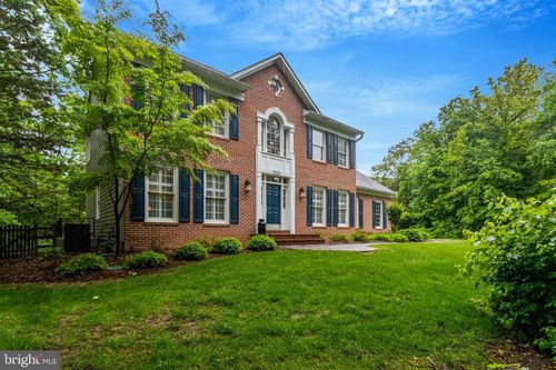 9220 Davis Dr, Lorton, VA, 22079-3401 | Card Image