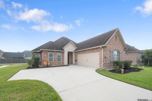 3802 Kingsbarns Dr, Zachary, LA, 70791-5492 | Card Image