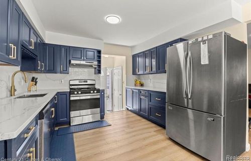 5110 Maple St, Dearborn, MI, 48126-3214 | Card Image