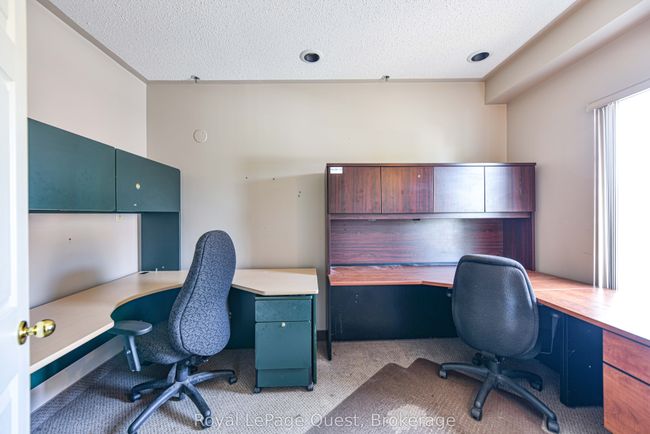 94 Colborne St W, Home with 0 bedrooms, 0 bathrooms and null parking in Orillia ON | Image 7