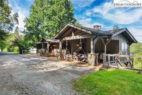 8015 Cloud Forest Ln, Blowing Rock, NC, 28605-9801 | Card Image
