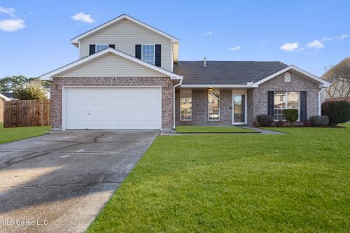 930 Wildwood Ln, Biloxi, MS, 39532-3239 | Card Image