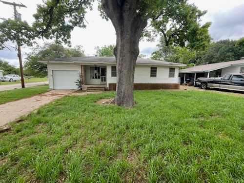 410 Hazel Ave, Rockdale, TX, 76567-3411 | Card Image