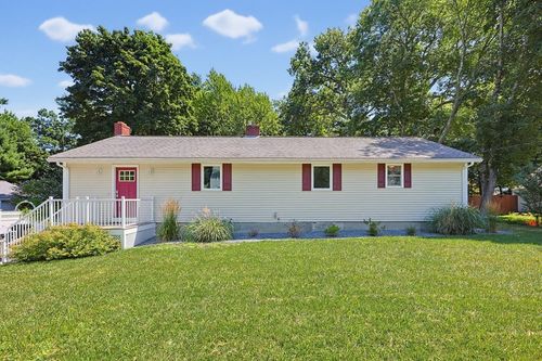 71 Carpenter Rd, Walpole, MA, 02081-3303 | Card Image