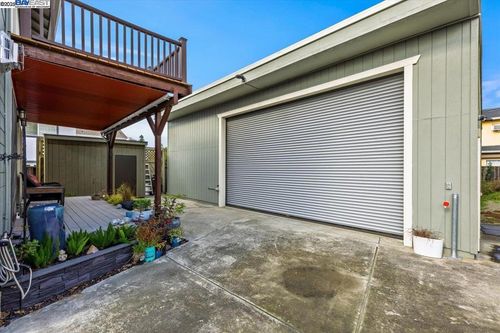 1672 Crescent Ave, Castro Valley, CA, 94546-7024 | Card Image