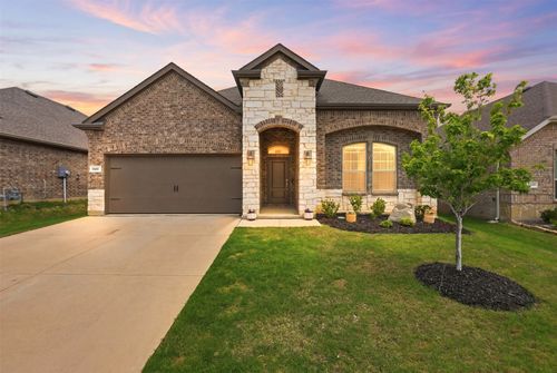 10605 Breezeway Dr, Aubrey, TX, 76227-4861 | Card Image