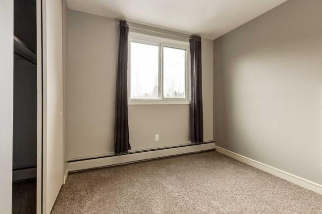 307 - 2512 1 Avenue Nw, Home with 2 bedrooms, 1 bathrooms and 1 parking in Calgary AB | Image 23