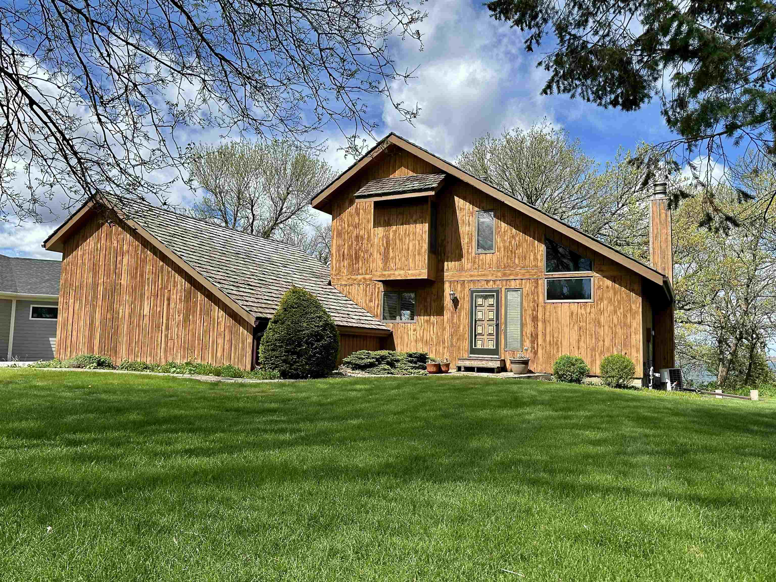 Lakeside Ave, Lake Park, IA 51347