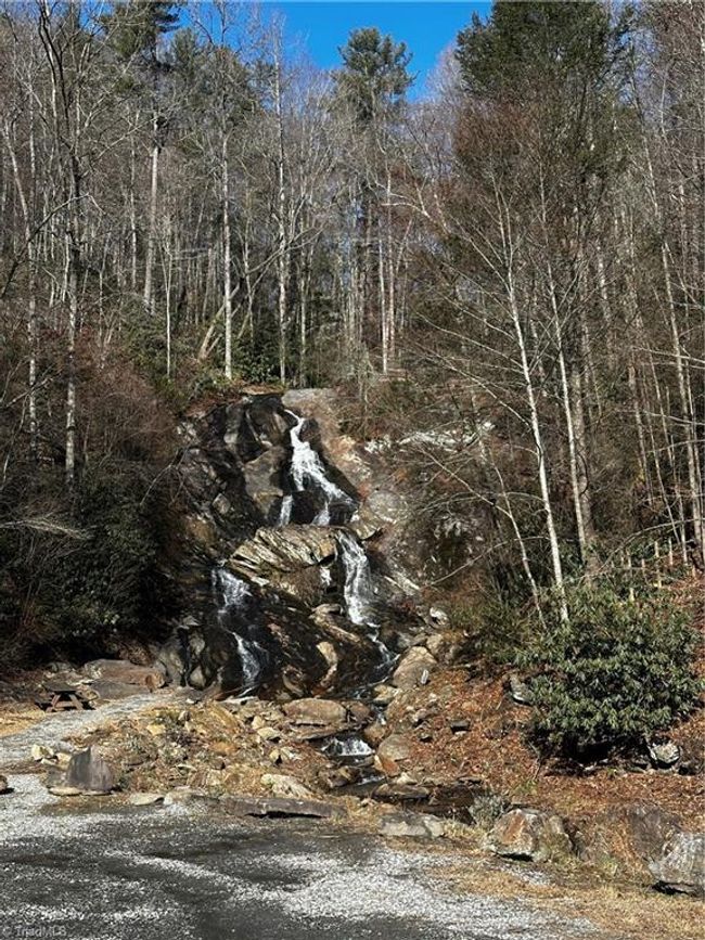 Waterfall not on lot | Image 12