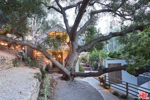 8012 Lark Ln, LOS ANGELES, CA, 90046-2027 | Card Image