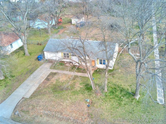 102 N Hayden St, House other with 3 bedrooms, 1 bathrooms and null parking in Chouteau OK | Image 37