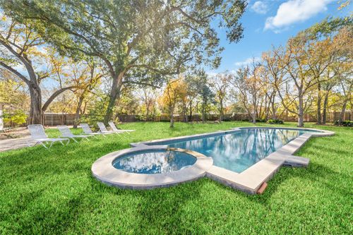 8808 Wateka Drive, Houston, TX, 77074 | Card Image