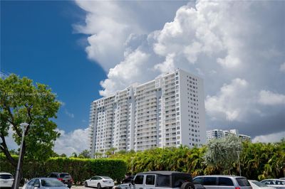 1203W - 2801 Ne 183rd St, Condo with 1 bedrooms, 2 bathrooms and null parking in Aventura FL | Image 2