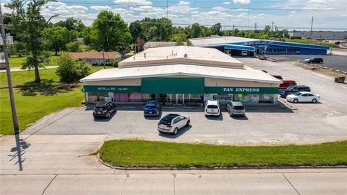 1909 S Banker St, Effingham, IL, 62401-2840 | Card Image