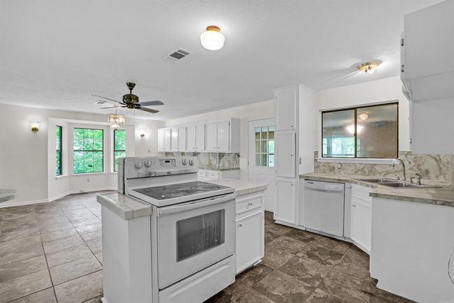 14 Thousand Oaks Cir, House other with 2 bedrooms, 2 bathrooms and null parking in Conway AR | Image 11