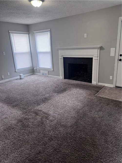 5035 Glenside Dr, Kansas City, MO, 64129-2808 | Card Image