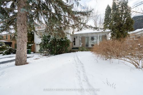 37 Danville Dr, North York, ON, M2P1J2 | Card Image