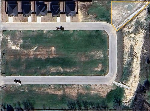 422 Cirrus Cir, Muenster, TX, 76252 | Card Image