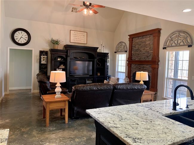 7373 N 485 Rd, House other with 4 bedrooms, 3 bathrooms and null parking in Hulbert OK | Image 9
