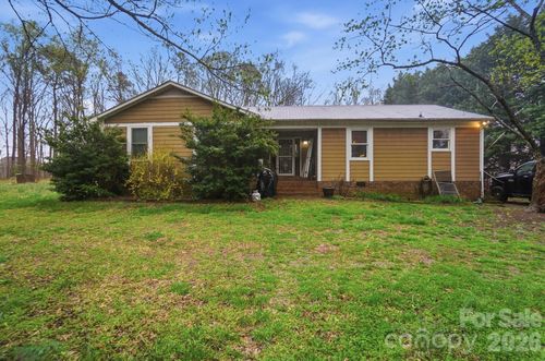 5153 Blackberry Ln, Matthews, NC, 28104-4272 | Card Image