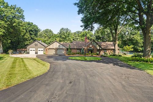 1555 Cardinal Dr, Saint Joseph, MI, 49085-9748 | Card Image