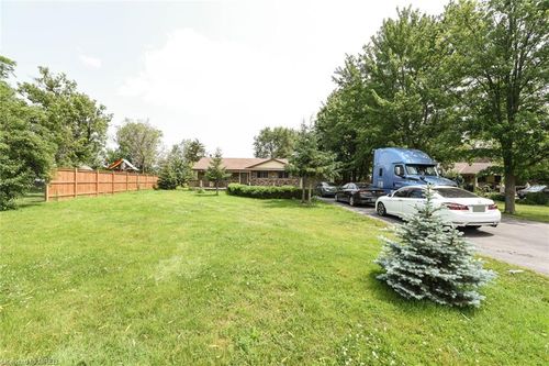 8109 Hornby Road, Halton Hills, ON, L0P1E0 | Card Image