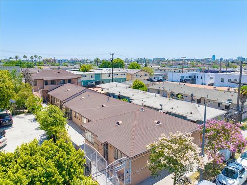 1876 Henderson Ave, Long Beach, CA, 90806-6122 | Card Image