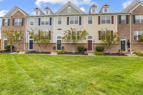 12748 Tamworth Dr, Fishers, IN, 46037-7395 | Card Image