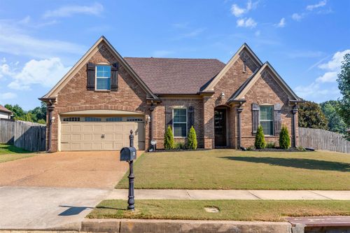 7118 Hill Farm Dr, Bartlett, TN, 38002-4942 | Card Image