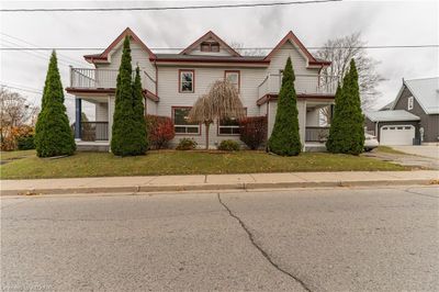 72-74 Brock St E, House other with 6 bedrooms, 3 bathrooms and 5 parking in Tillsonburg ON | Image 1