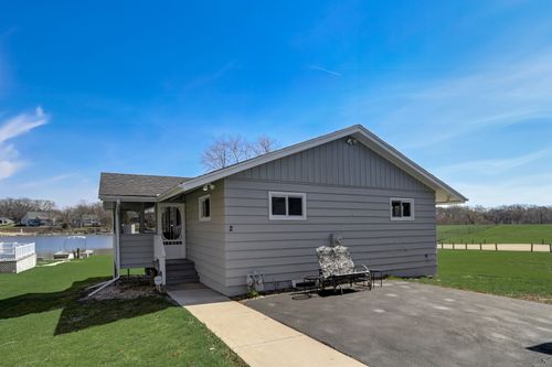 2 Holiday Dr, Somonauk, IL, 60552-9615 | Card Image