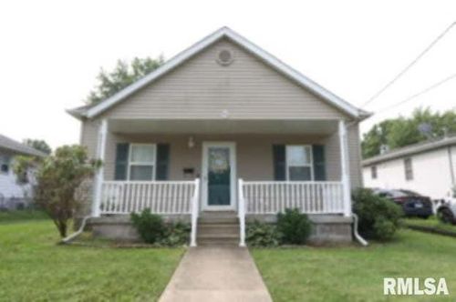 916 E Elm St, Taylorville, IL, 62568-1622 | Card Image