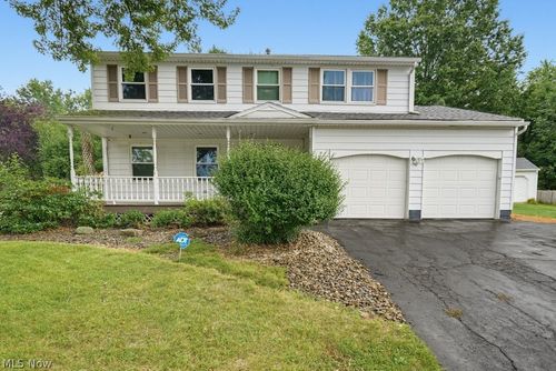 579 Willow Dr Se, Warren, OH, 44484-2458 | Card Image