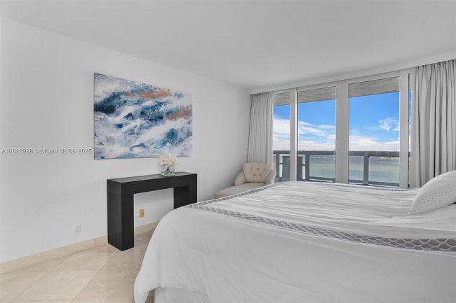 APT-3332 - 1717 N Bayshore Dr, Condo with 2 bedrooms, 2 bathrooms and null parking in Miami FL | Image 17